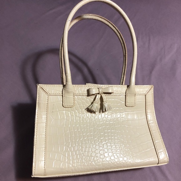 Liz Claiborne Faux Croc Handbag w/ bow detail - Picture 1 of 8